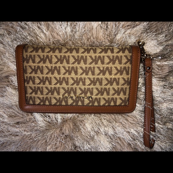 Michael Kors Jet Set Travel Phone Wallet Wristlet - Picture 2 of 16